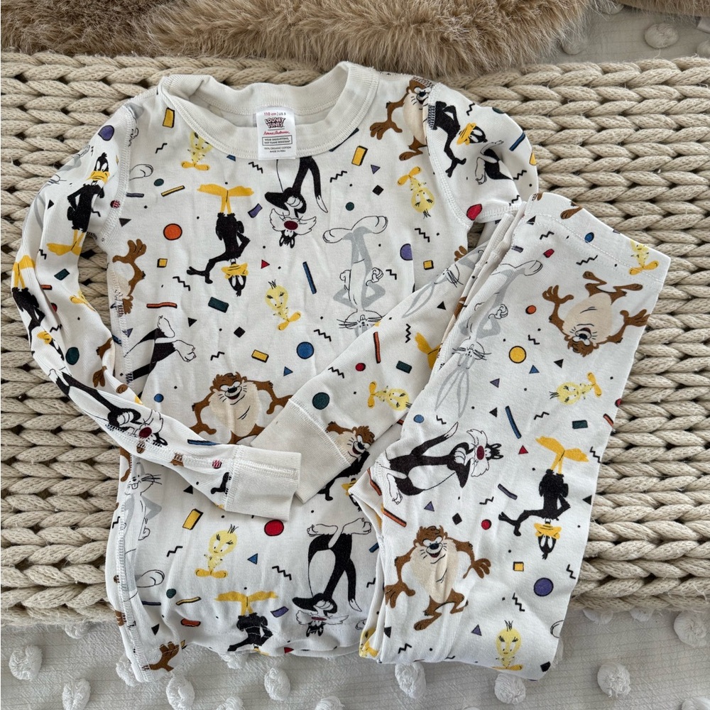 Hanna Andersson White Pajama Set Artistic Design